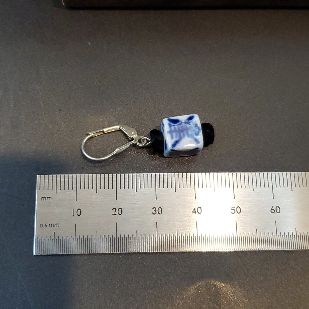 925 Sterling Silver Asian Character Glass Earrings - Picture 4 of 5